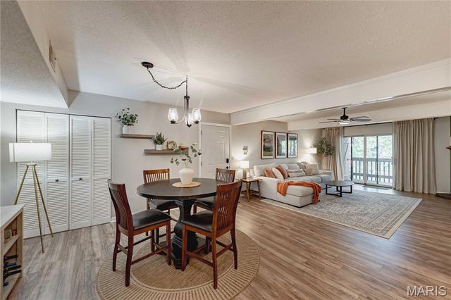 15026 Baxter Village Drive E, Chesterfield, MO 63017