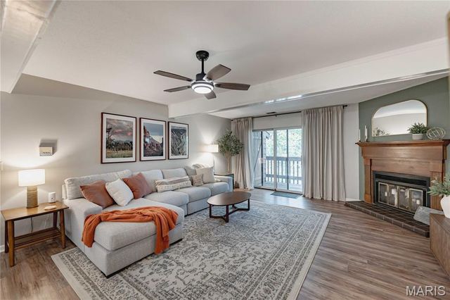15026 Baxter Village Drive E, Chesterfield, MO 63017