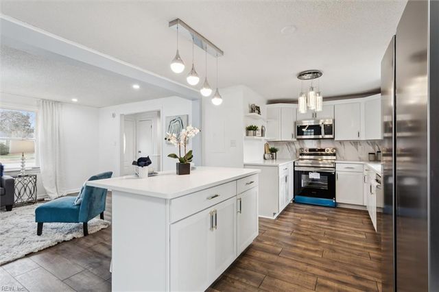 104 Cavalier DR, Yorktown, VA 23692