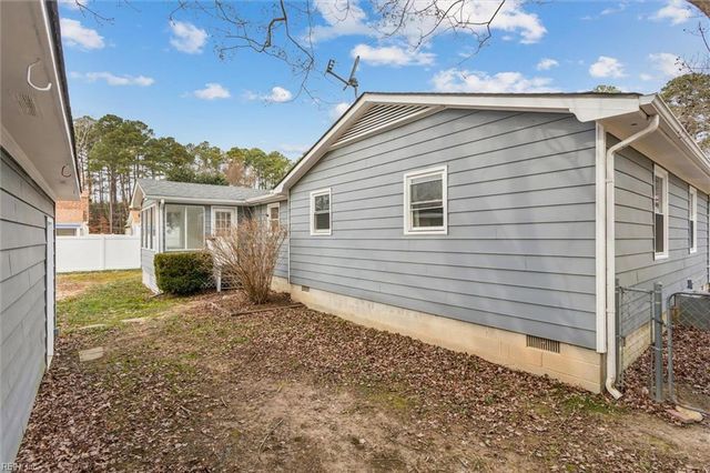 104 Cavalier DR, Yorktown, VA 23692