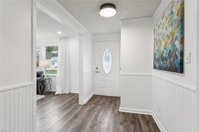 104 Cavalier DR, Yorktown, VA 23692