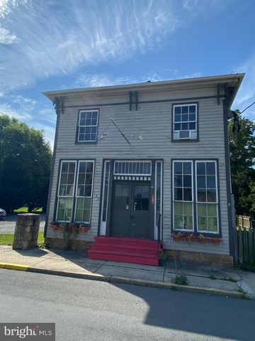 135 W MAIN ST #2, Wardensville, WV 26851