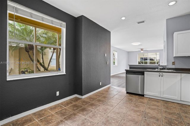 2167 Hacienda Ter 2167, Weston, FL 33327