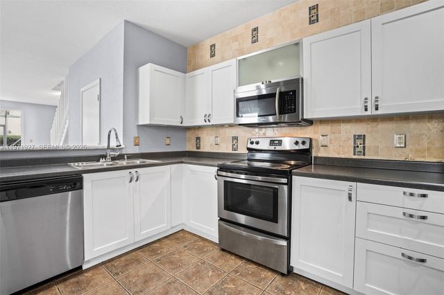 2167 Hacienda Ter 2167, Weston, FL 33327