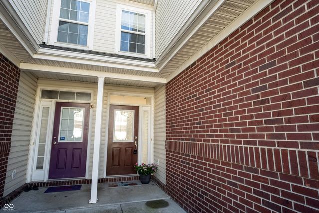 10903 Perry Pear Drive, Zionsville, IN 46077