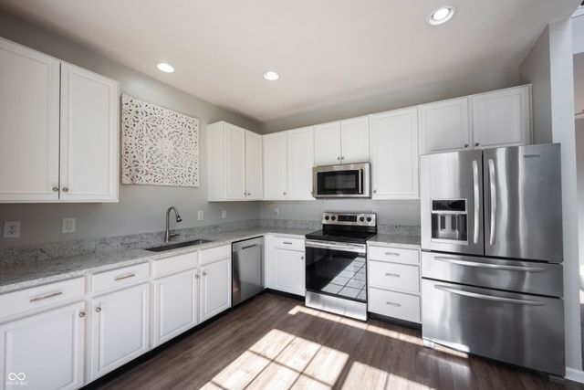 10903 Perry Pear Drive, Zionsville, IN 46077