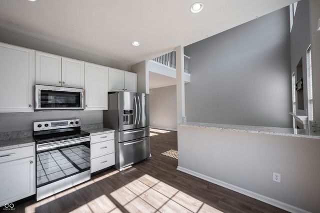 10903 Perry Pear Drive, Zionsville, IN 46077