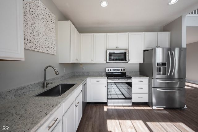 10903 Perry Pear Drive, Zionsville, IN 46077
