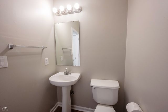 10903 Perry Pear Drive, Zionsville, IN 46077