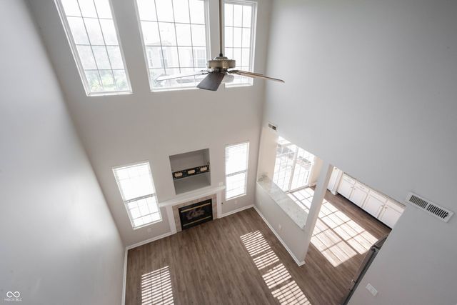 10903 Perry Pear Drive, Zionsville, IN 46077