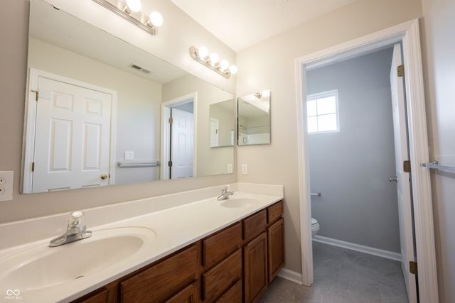 10903 Perry Pear Drive, Zionsville, IN 46077