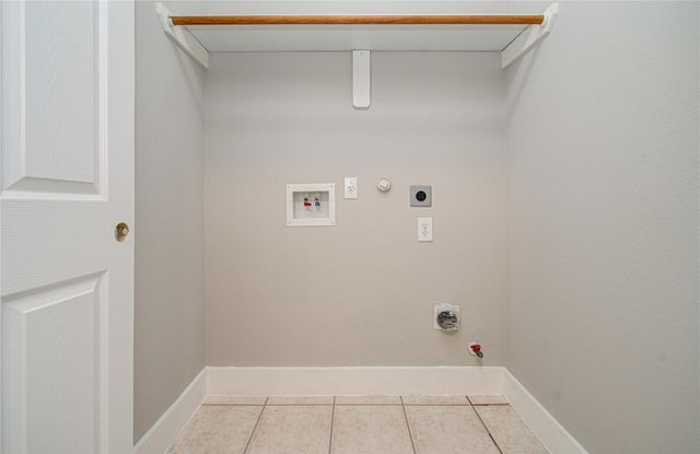 2205 Ocean Point Court, Pearland, TX 77584