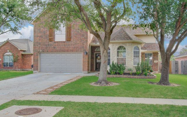 2205 Ocean Point Court, Pearland, TX 77584