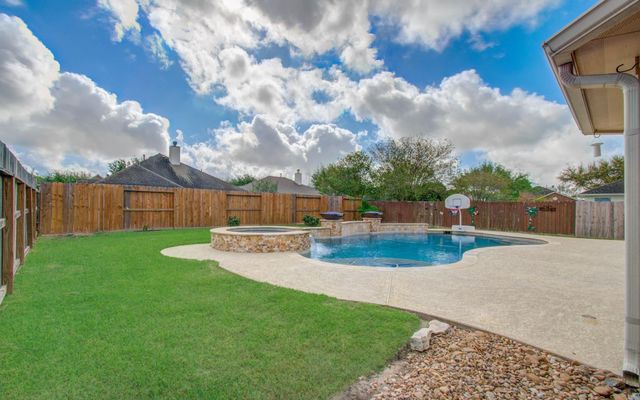 2205 Ocean Point Court, Pearland, TX 77584