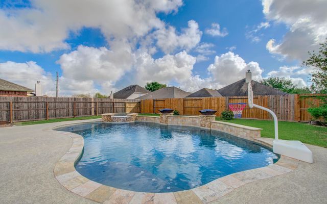 2205 Ocean Point Court, Pearland, TX 77584