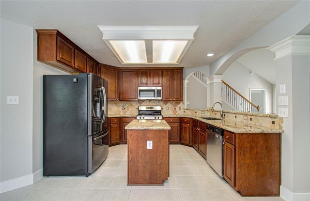 2205 Ocean Point Court, Pearland, TX 77584