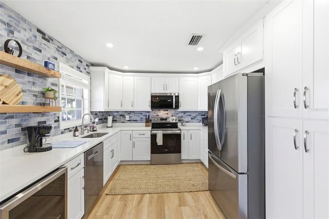 201 POMPANO DRIVE SE C furnished, St Petersburg, FL 33705