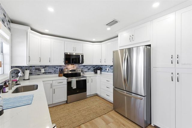 201 POMPANO DRIVE SE C furnished, St Petersburg, FL 33705