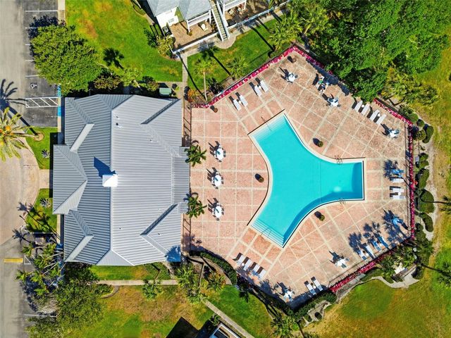 201 POMPANO DRIVE SE C furnished, St Petersburg, FL 33705