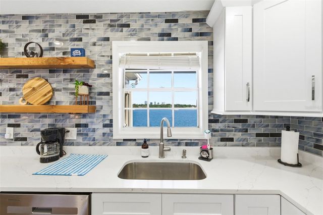 201 POMPANO DRIVE SE C furnished, St Petersburg, FL 33705