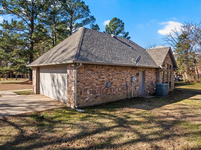 75 Private Road 4208, Mt Pleasant, TX 75455