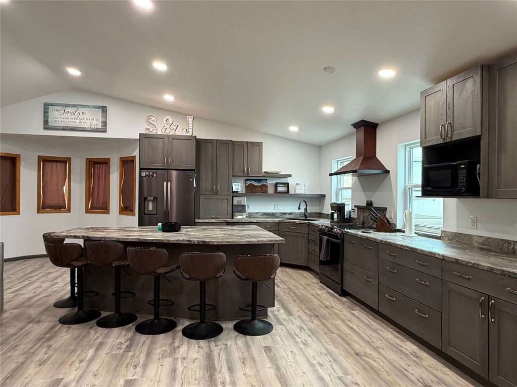 613 Tank Hill Drive, Cut Bank, MT 59427 photo 4