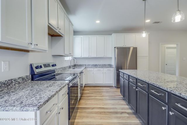 1820 S 2nd Street, Ocean Springs, MS 39564