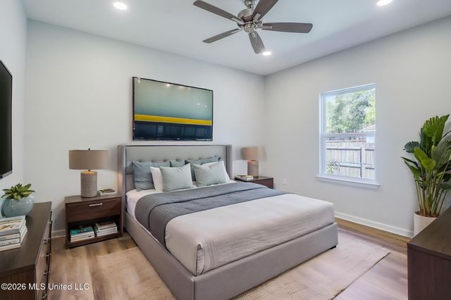 1820 S 2nd Street, Ocean Springs, MS 39564