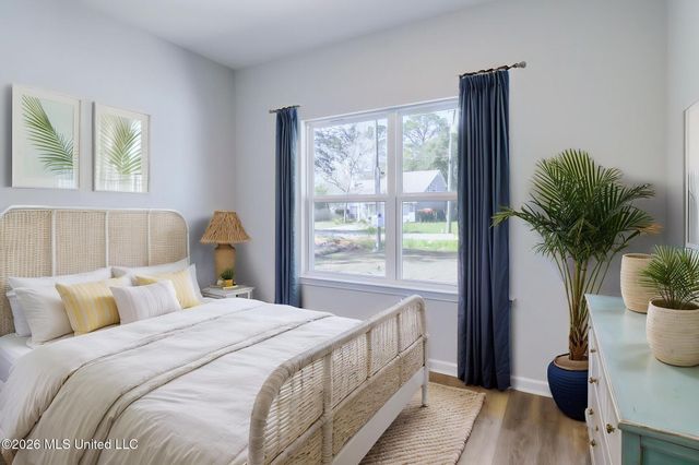 1820 S 2nd Street, Ocean Springs, MS 39564