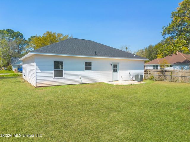 1820 S 2nd Street, Ocean Springs, MS 39564