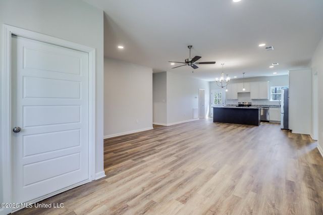 1820 S 2nd Street, Ocean Springs, MS 39564