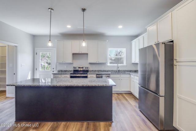 1820 S 2nd Street, Ocean Springs, MS 39564