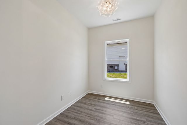 310 Buckadee Rd, La Vergne, TN 37086