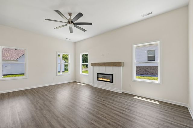 310 Buckadee Rd, La Vergne, TN 37086