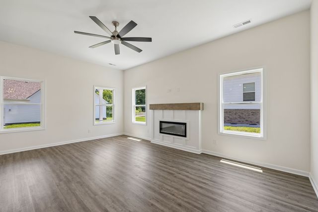 310 Buckadee Rd, La Vergne, TN 37086