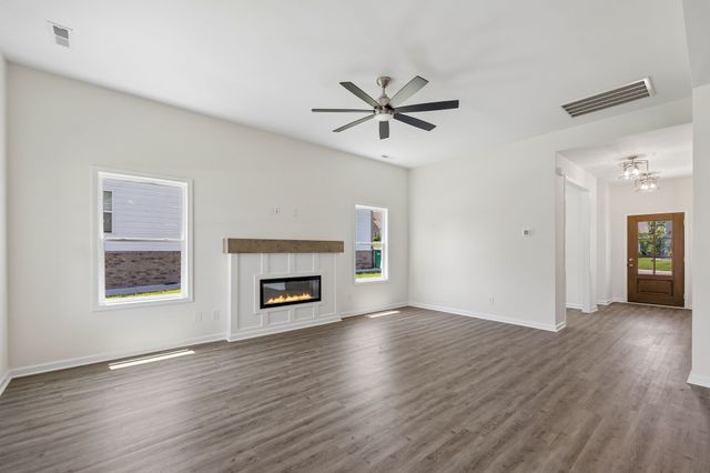 310 Buckadee Rd, La Vergne, TN 37086