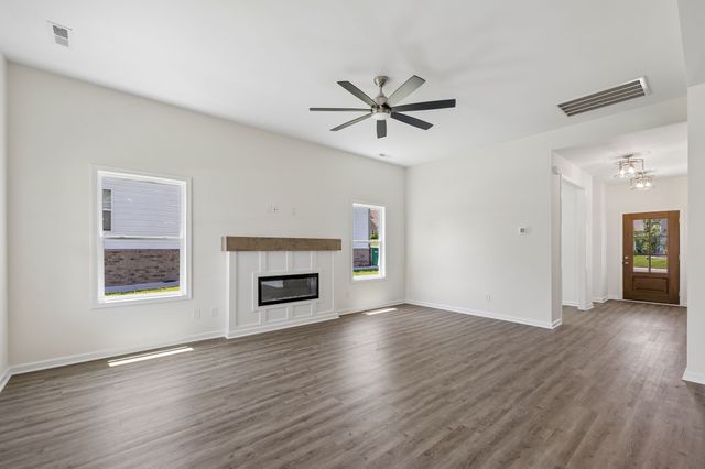 310 Buckadee Rd, La Vergne, TN 37086