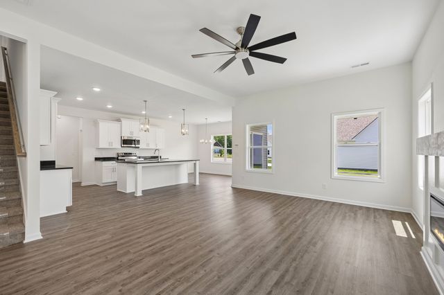 310 Buckadee Rd, La Vergne, TN 37086