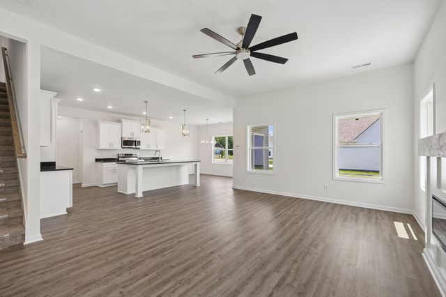 310 Buckadee Rd, La Vergne, TN 37086