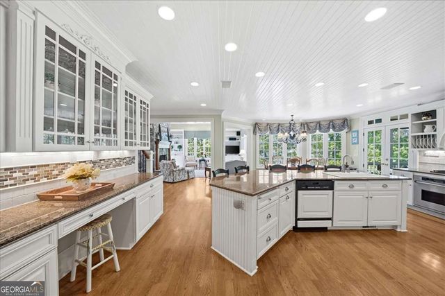 5340 Point South Drive, Gainesville, GA 30504