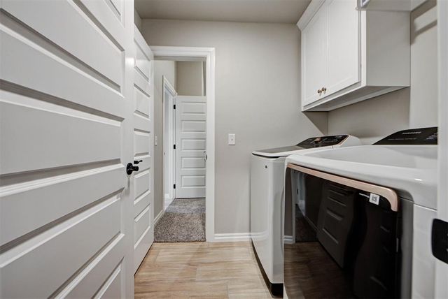 8125 Mountain Oak Drive, Edmond, OK 73034