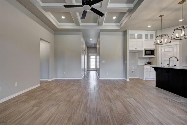 8125 Mountain Oak Drive, Edmond, OK 73034