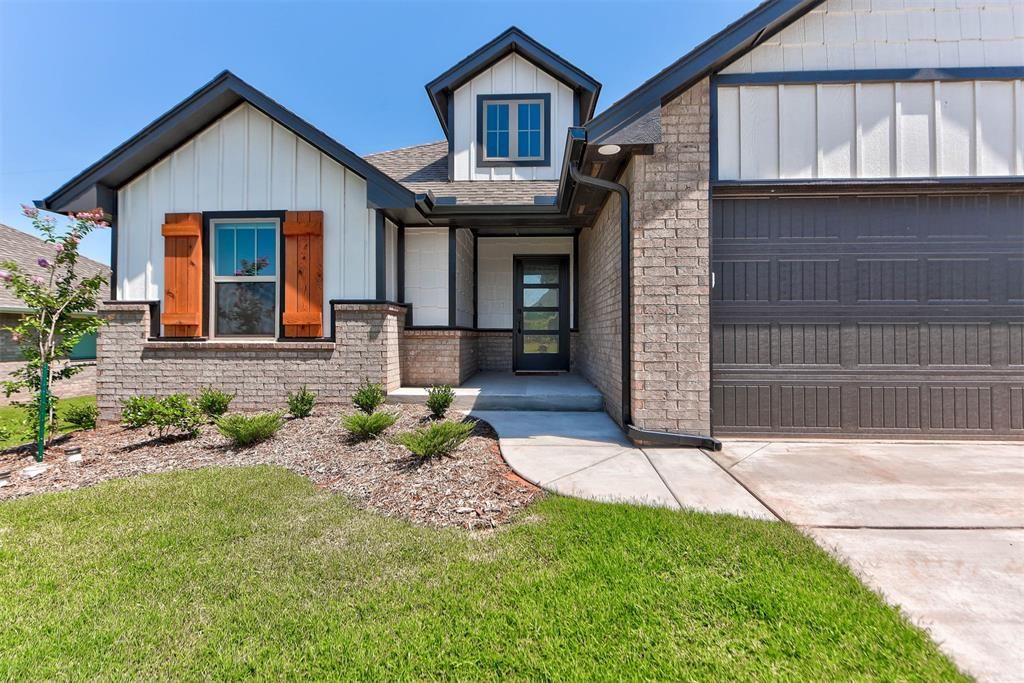 8125 Mountain Oak Drive, Edmond, OK 73034
