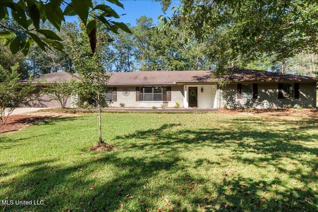1064 Pine Cone Lane, Summit, MS 39666