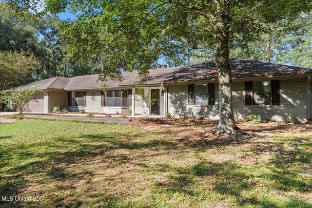 1064 Pine Cone Lane, Summit, MS 39666
