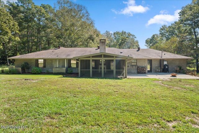 1064 Pine Cone Lane, Summit, MS 39666