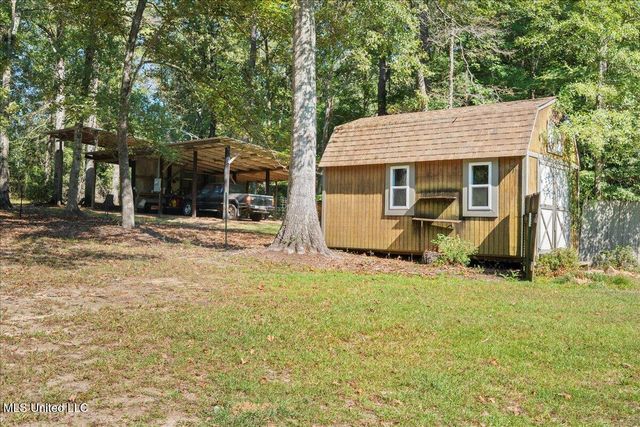 1064 Pine Cone Lane, Summit, MS 39666