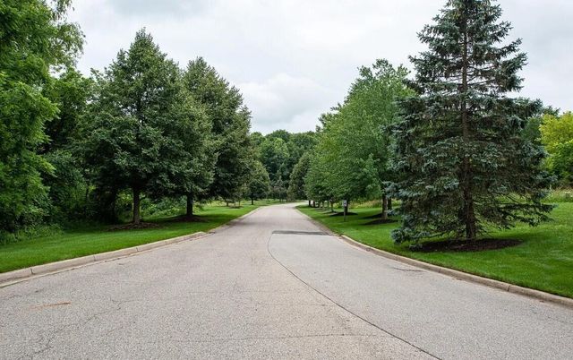 2928 Pickford Drive, Ada, MI 49301