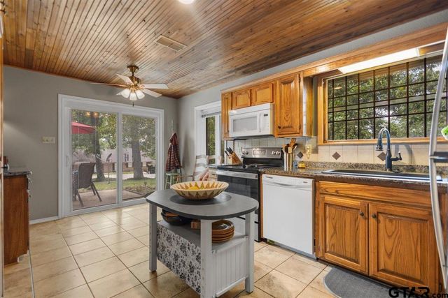 241 Hideaway Lane Central, Hideaway, TX 75771