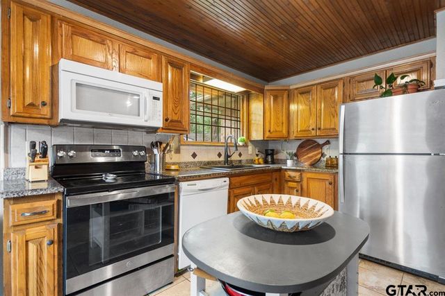 241 Hideaway Lane Central, Hideaway, TX 75771